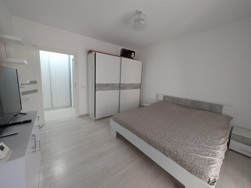 Plaza Mall, nou, parc Liniei, Anchor Plaza, garsoniera.